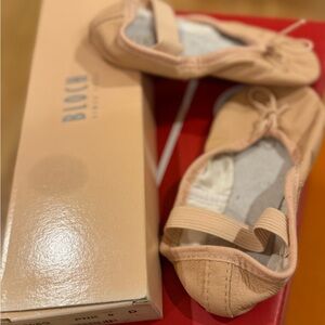 NEW Bloch Kids Slippers - Peach